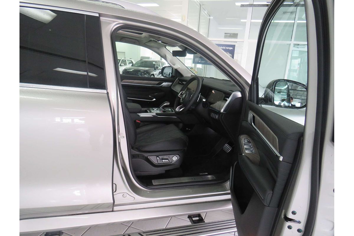 2025 GWM Tank 500 Ultra Hybrid P03