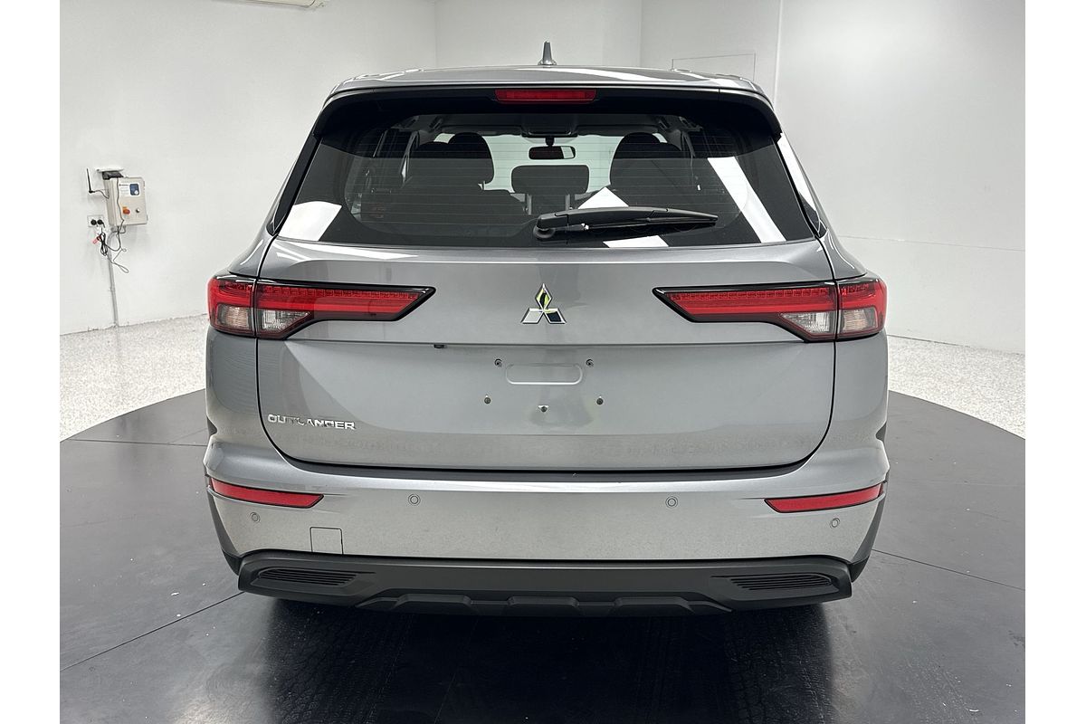 2022 Mitsubishi Outlander ES ZM