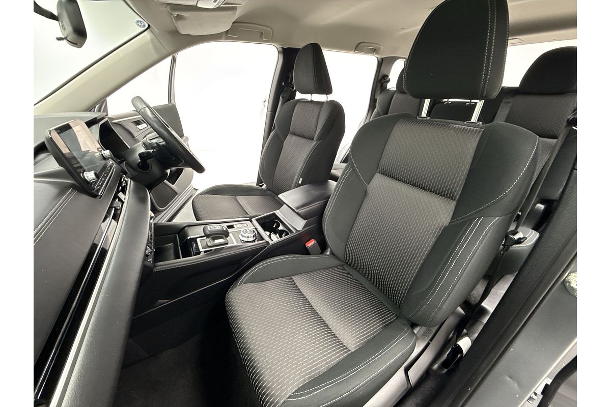 2022 Mitsubishi Outlander ES ZM