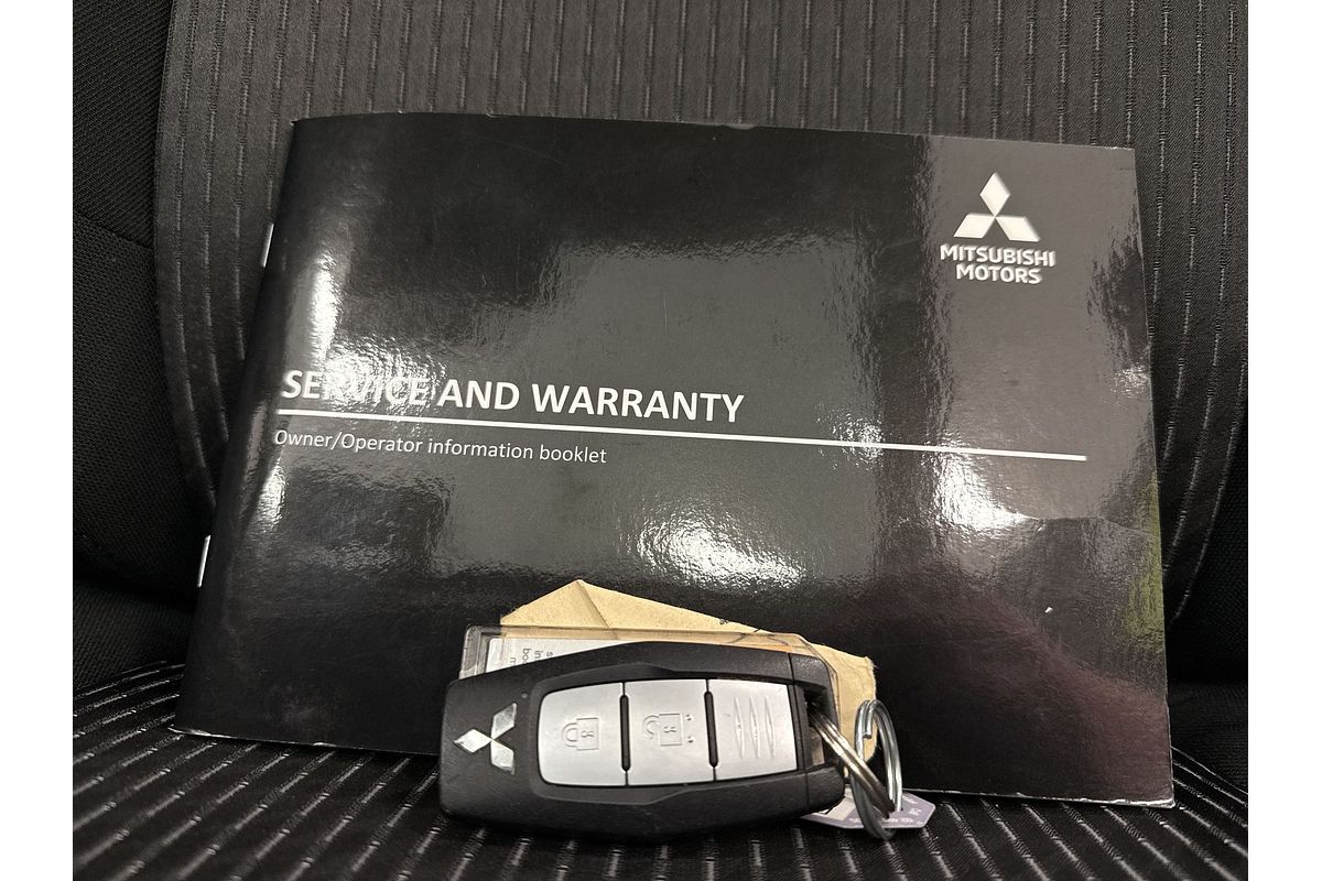 2022 Mitsubishi Outlander ES ZM