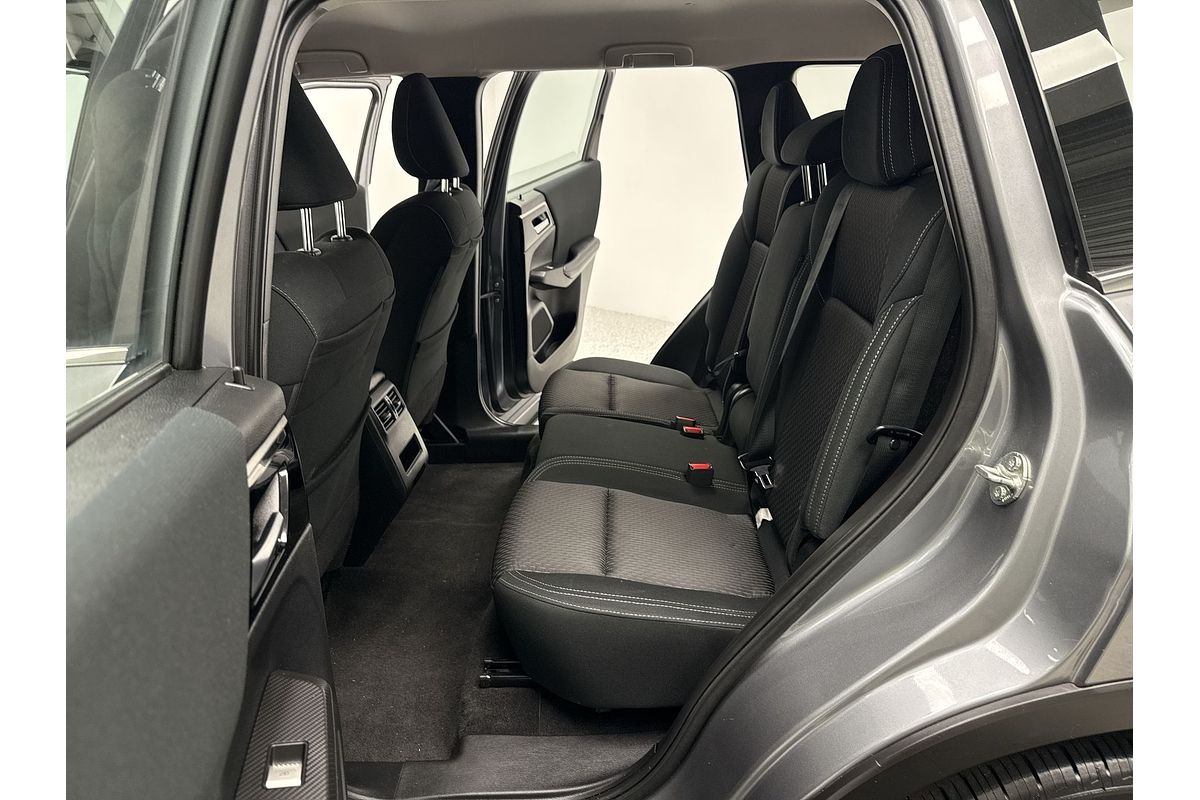 2022 Mitsubishi Outlander ES ZM