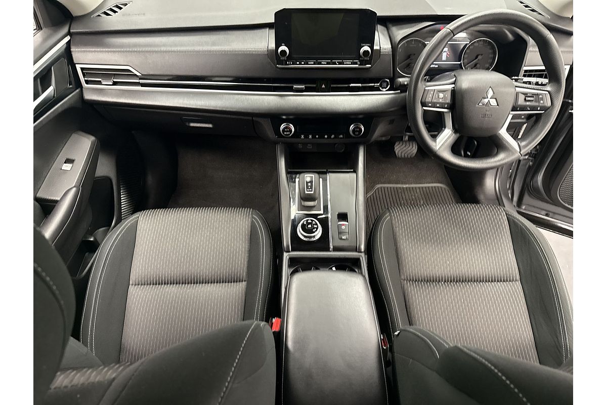 2022 Mitsubishi Outlander ES ZM