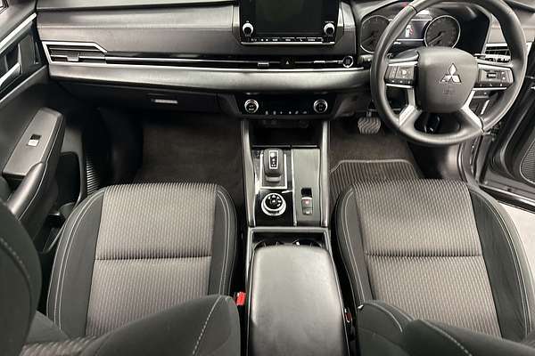 2022 Mitsubishi Outlander ES ZM