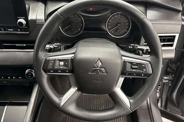 2022 Mitsubishi Outlander ES ZM