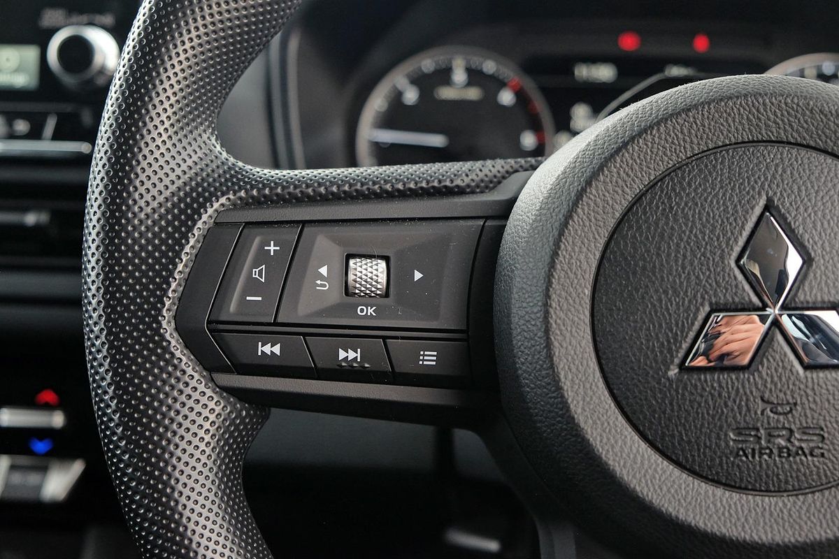 2024 Mitsubishi Triton GLX MV 4X4