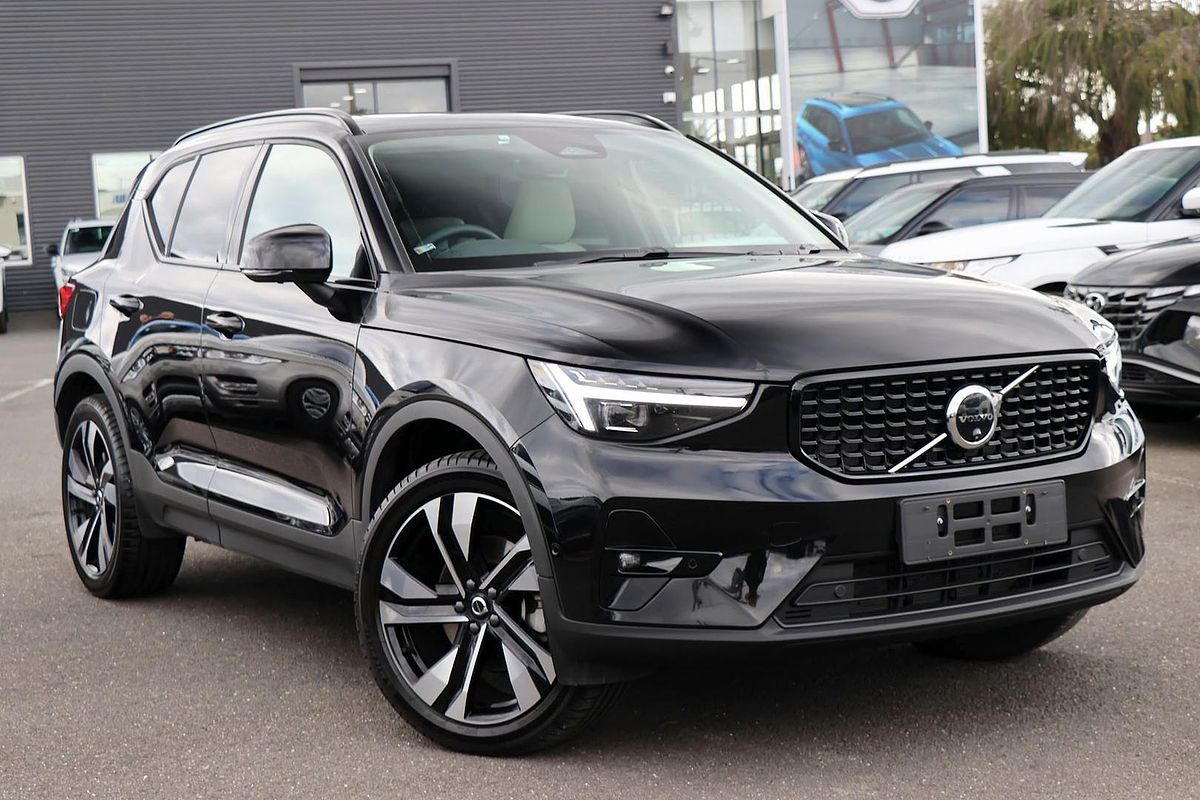 2024 Volvo XC40 Ultra B4 Dark