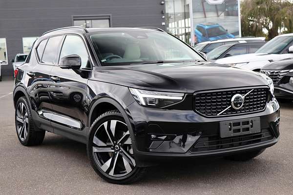 2024 Volvo XC40 Ultra B4 Dark