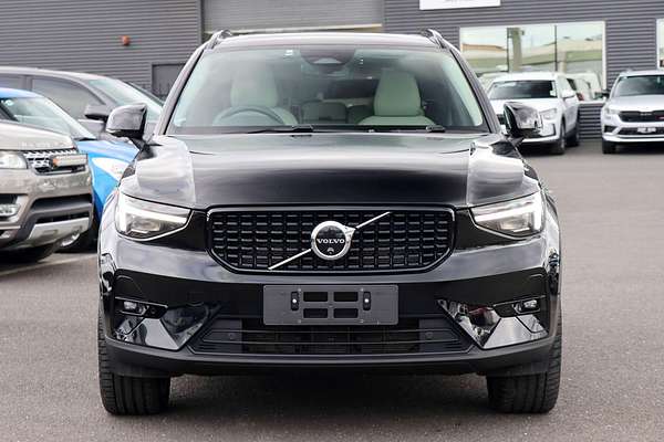 2024 Volvo XC40 Ultra B4 Dark