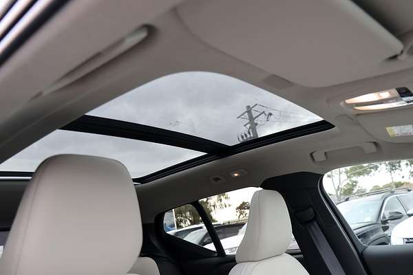 2024 Volvo XC40 Ultra B4 Dark