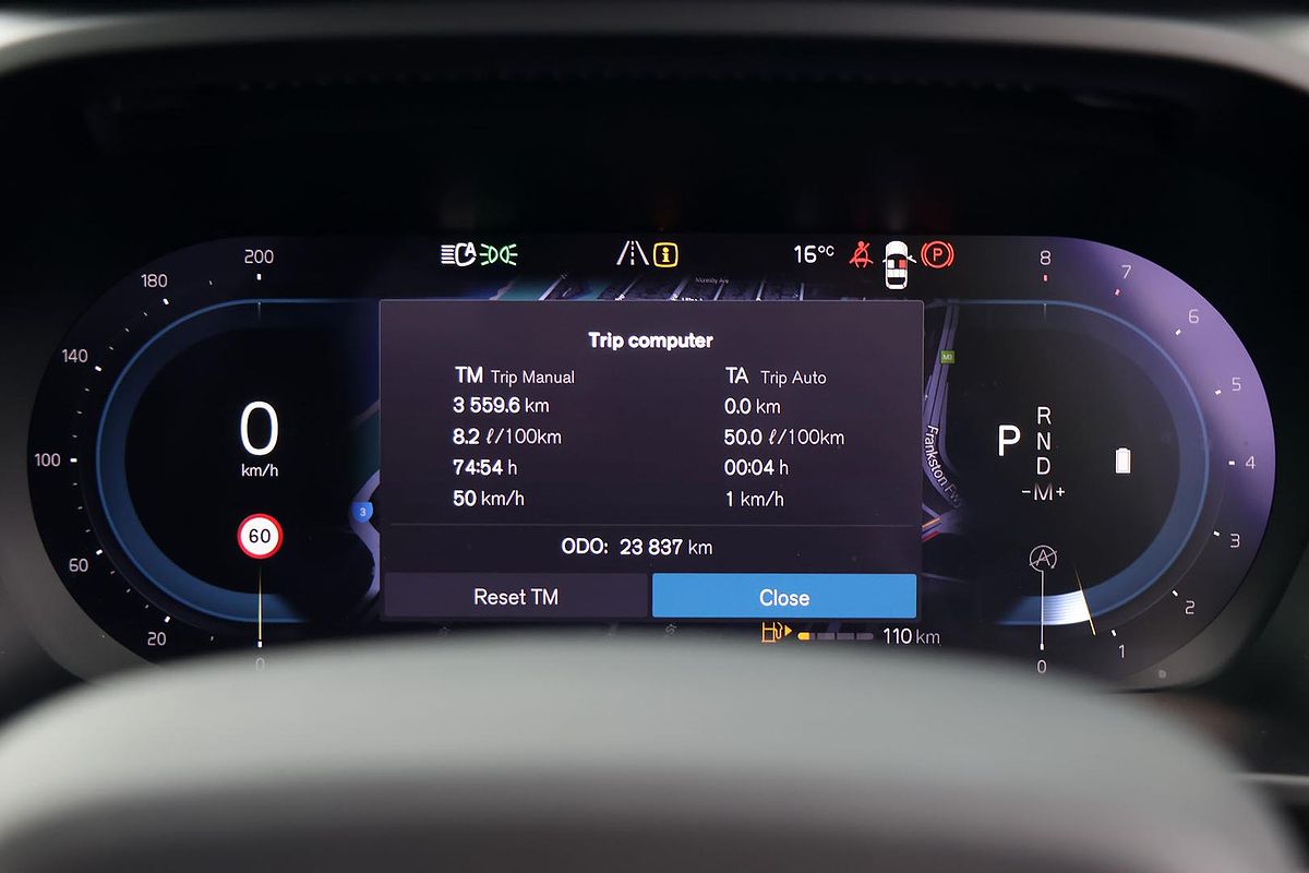2024 Volvo XC40 Ultra B4 Dark