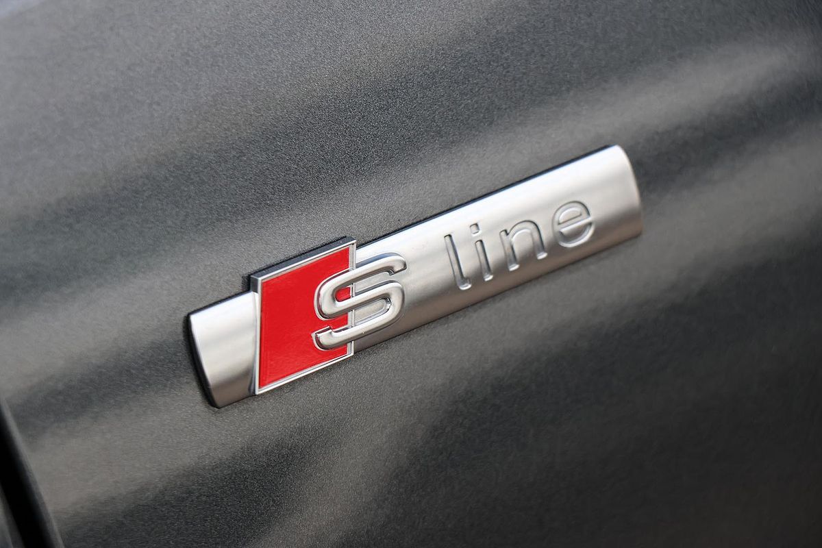 2022 Audi Q3 35 TFSI S line F3