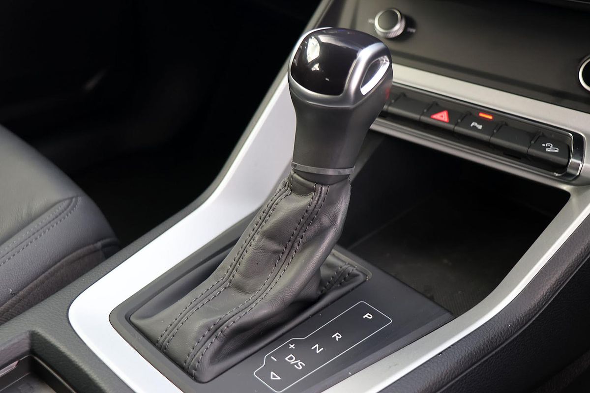 2022 Audi Q3 35 TFSI S line F3