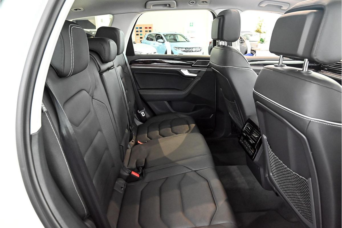 2025 Volkswagen Touareg 210TDI Elegance RC