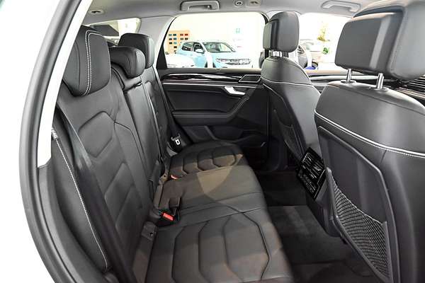 2025 Volkswagen Touareg 210TDI Elegance RC