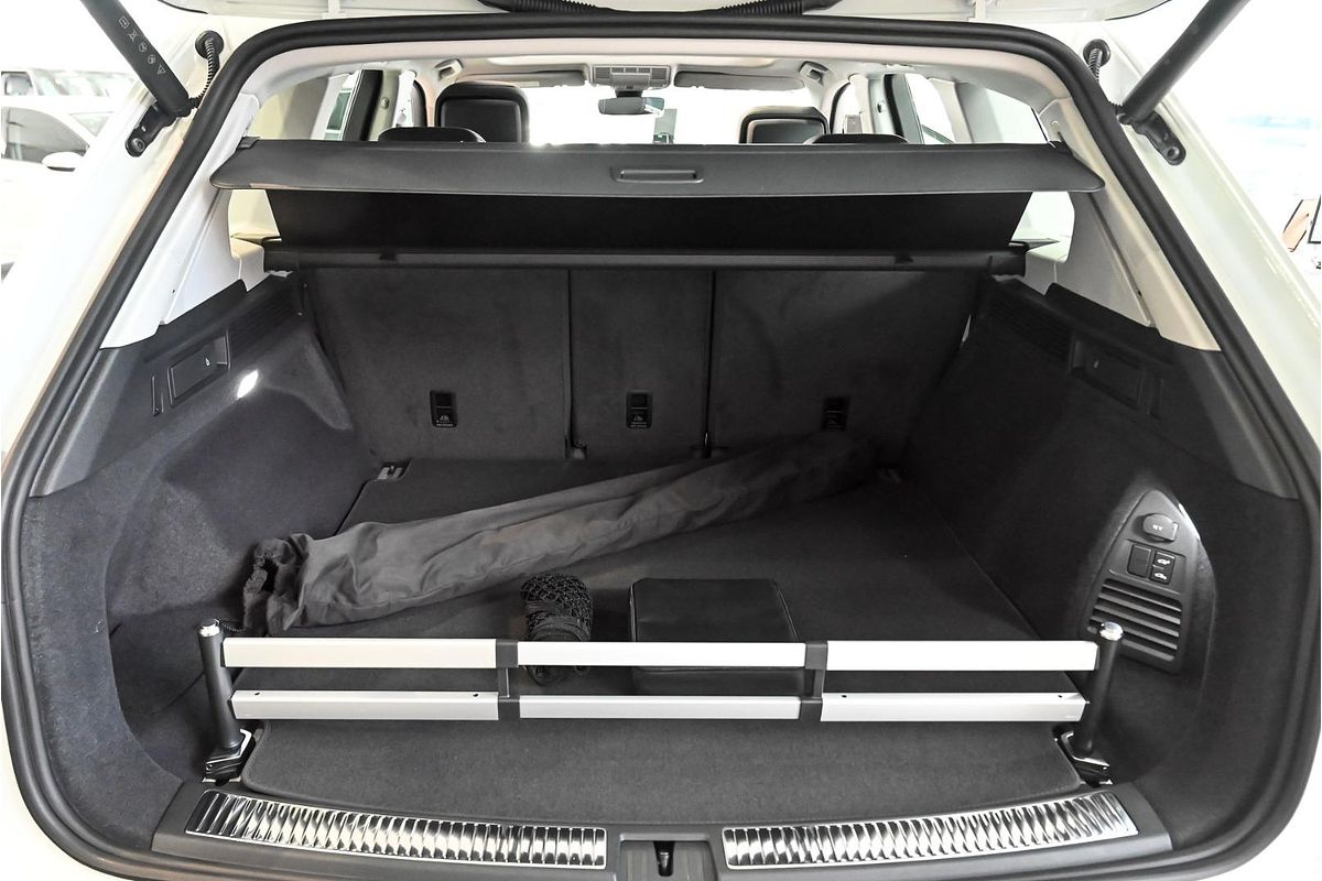 2025 Volkswagen Touareg 210TDI Elegance RC