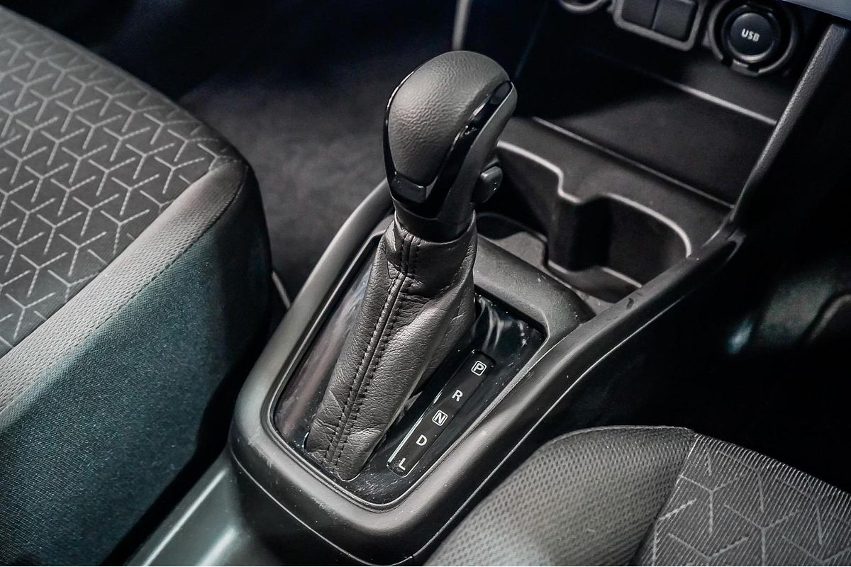 2024 Suzuki Swift Hybrid UZ