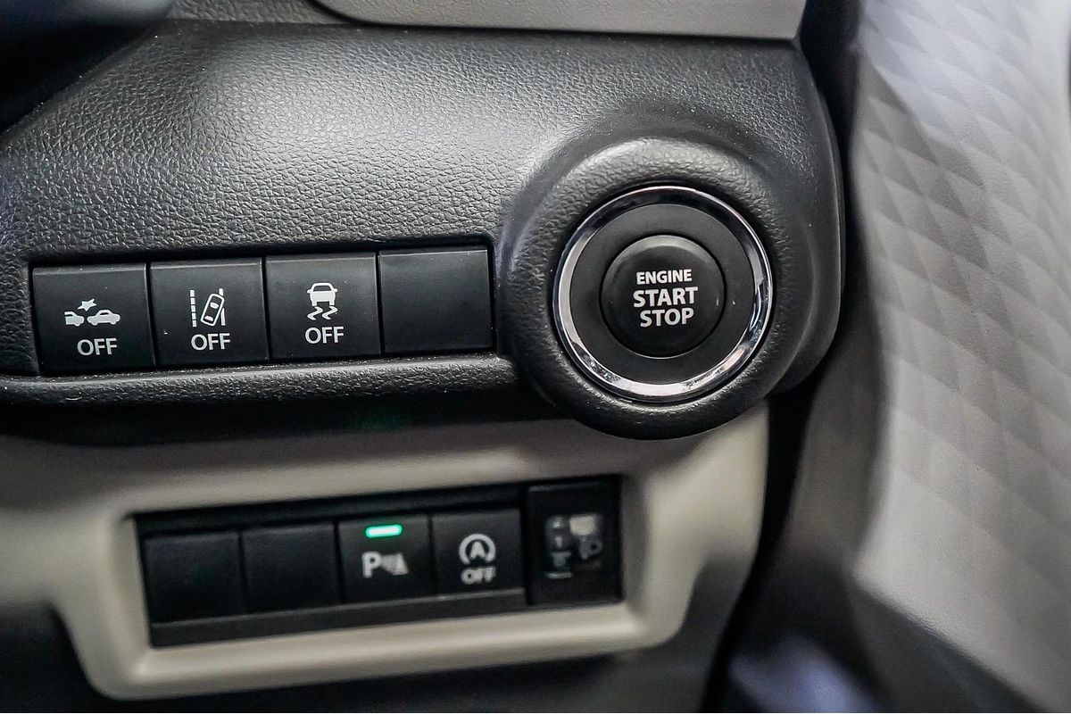 2024 Suzuki Swift Hybrid UZ