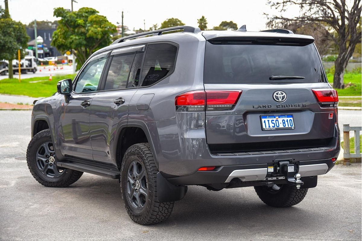 2024 Toyota Landcruiser GR Sport FJA300R