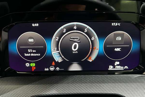 2025 Volkswagen Golf 110TSI R-Line 8.5