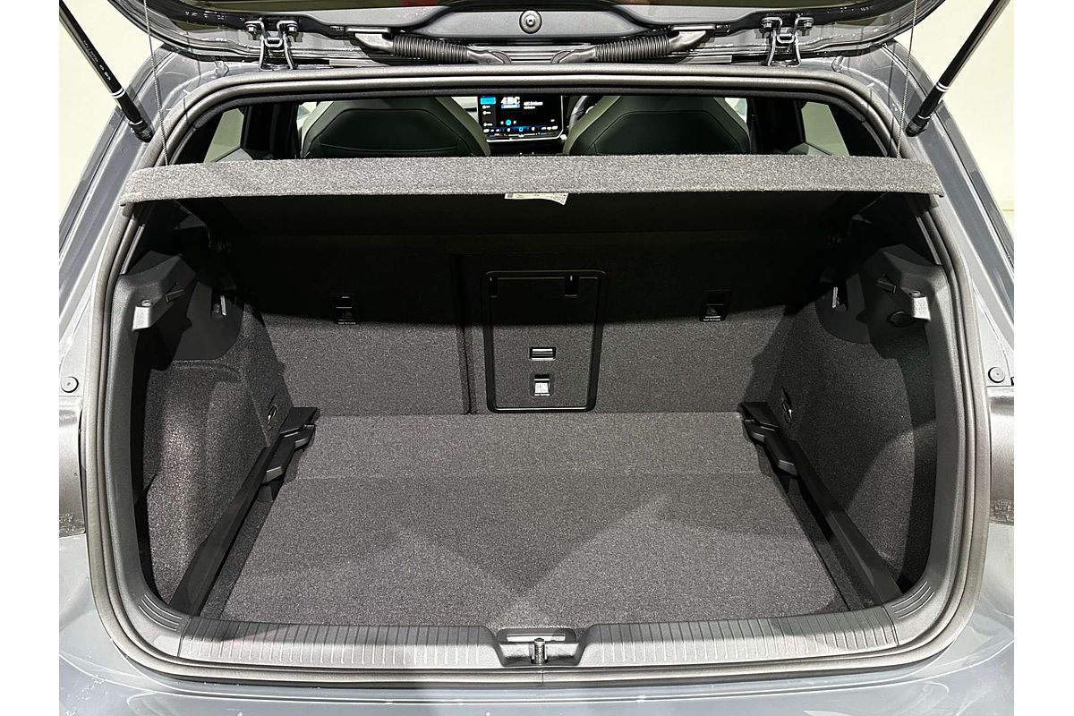 2025 Volkswagen Golf 110TSI R-Line 8.5