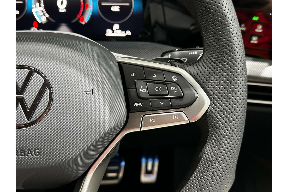 2025 Volkswagen Golf 110TSI R-Line 8.5