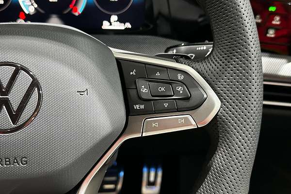 2025 Volkswagen Golf 110TSI R-Line 8.5