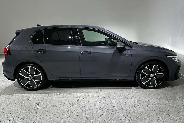 2025 Volkswagen Golf 110TSI R-Line 8.5