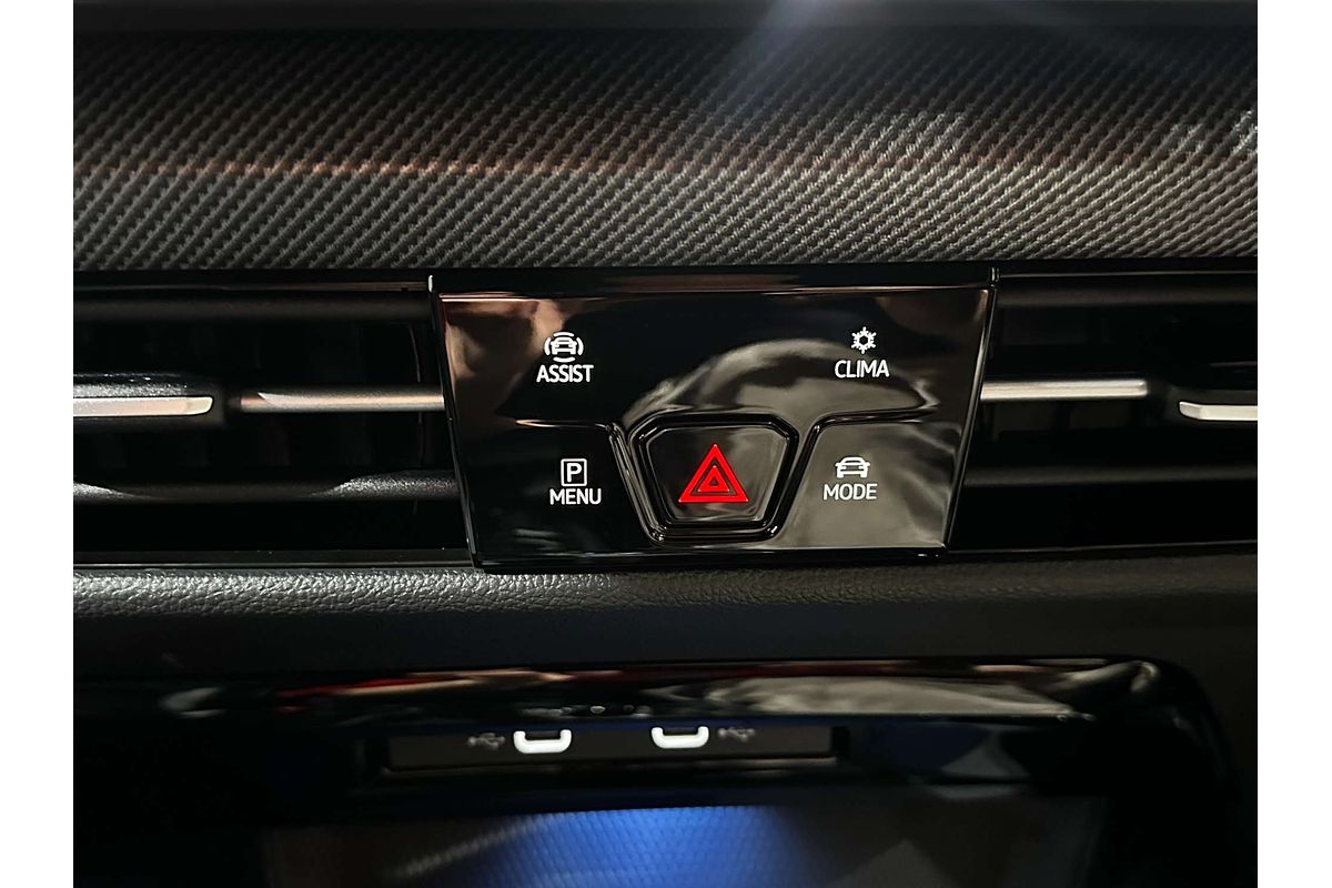 2025 Volkswagen Golf 110TSI R-Line 8.5