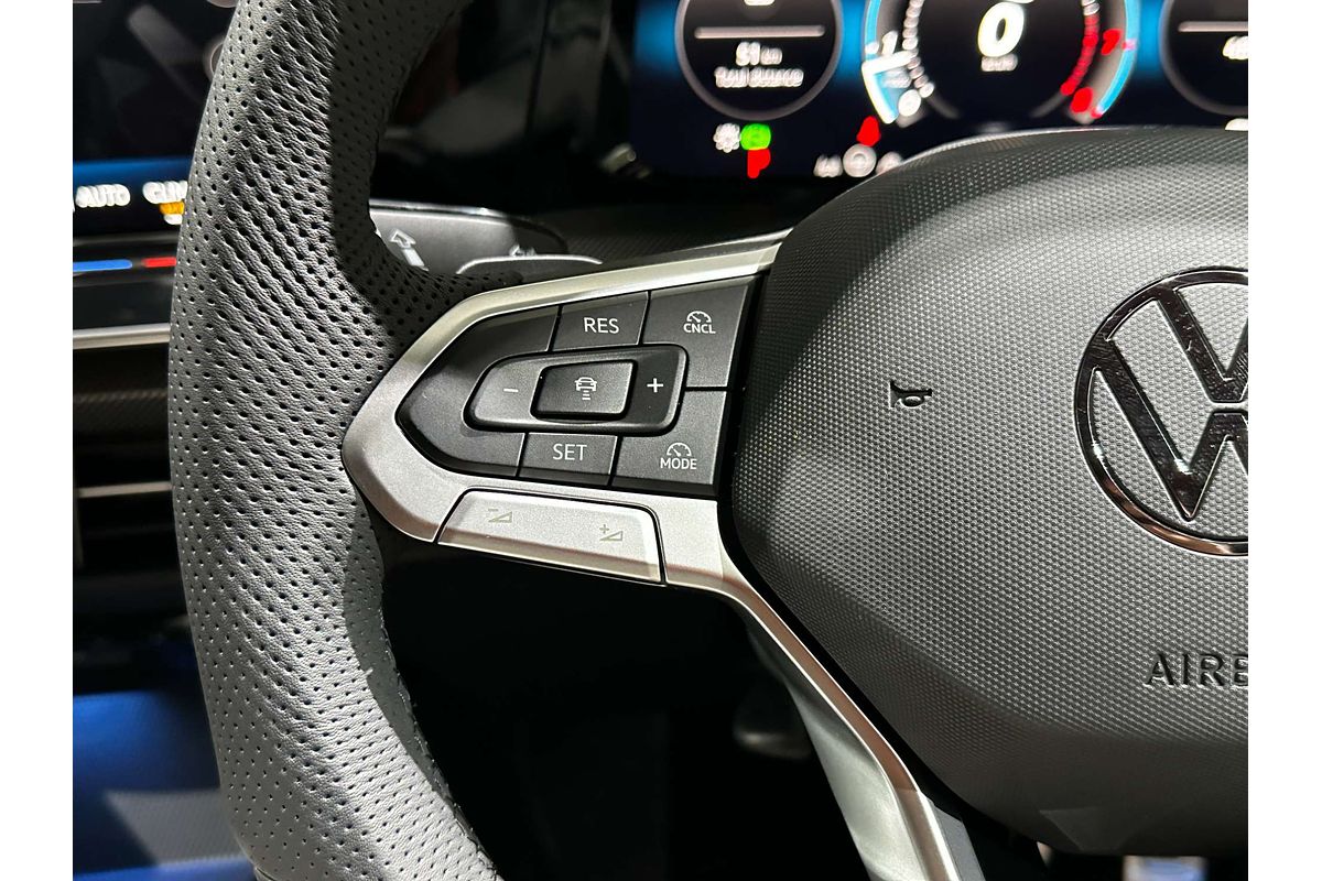 2025 Volkswagen Golf 110TSI R-Line 8.5