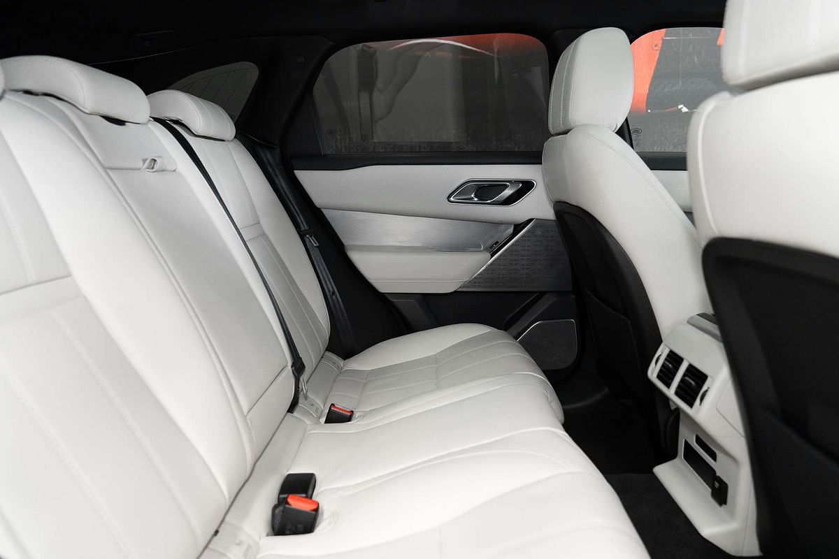 2018 Land Rover Range Rover Velar P250 R-Dynamic S L560