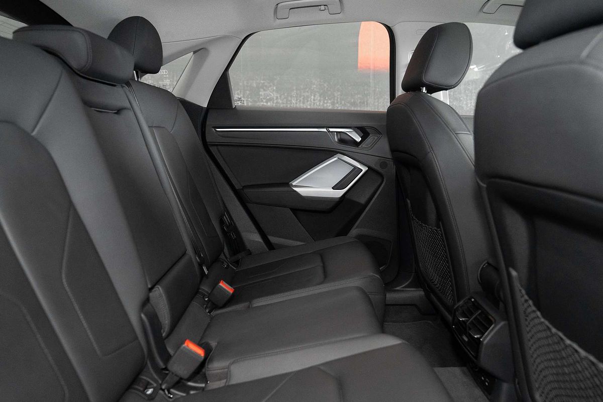 2021 Audi Q3 35 TFSI S line F3