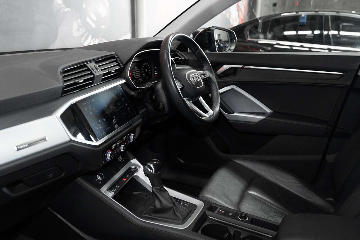 2021 Audi Q3 35 TFSI S line F3
