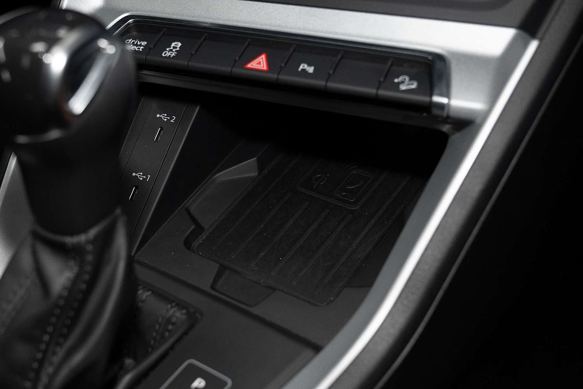 2021 Audi Q3 35 TFSI S line F3