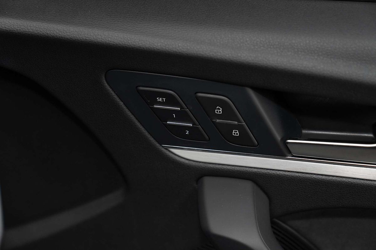 2023 Audi Q5 45 TFSI S line FY
