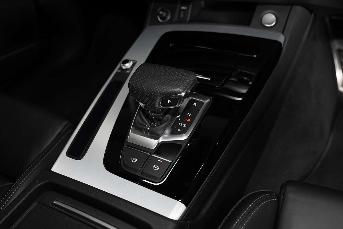 2023 Audi Q5 45 TFSI S line FY