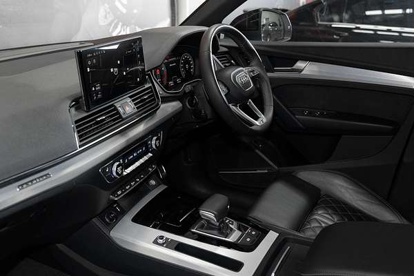 2023 Audi Q5 45 TFSI S line FY
