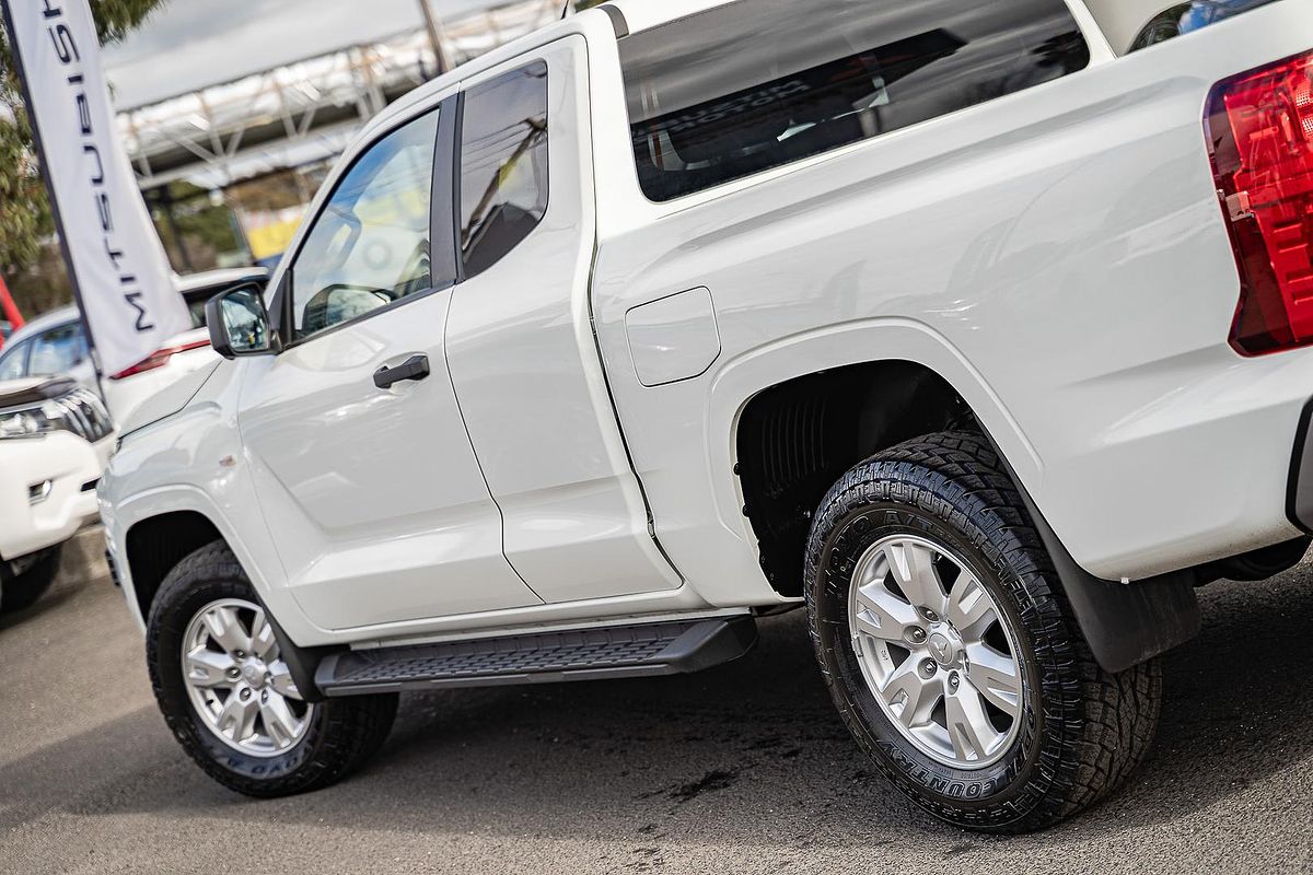 2024 Mitsubishi Triton GLX+ MV 4X4