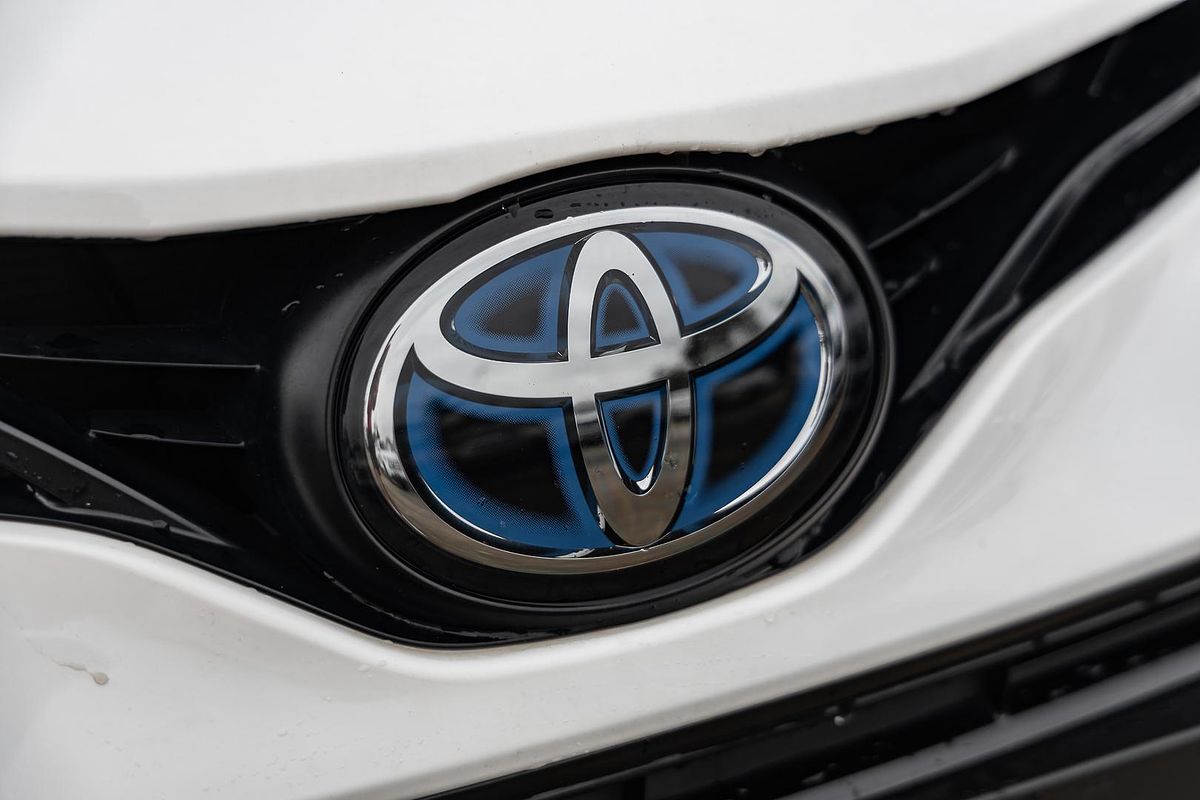 2023 Toyota Camry Ascent AXVH70R