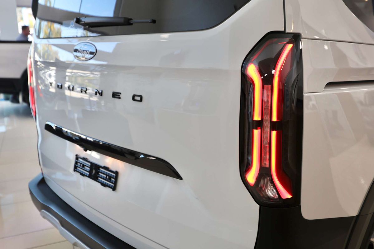 2024 Ford Tourneo Active AV SWB