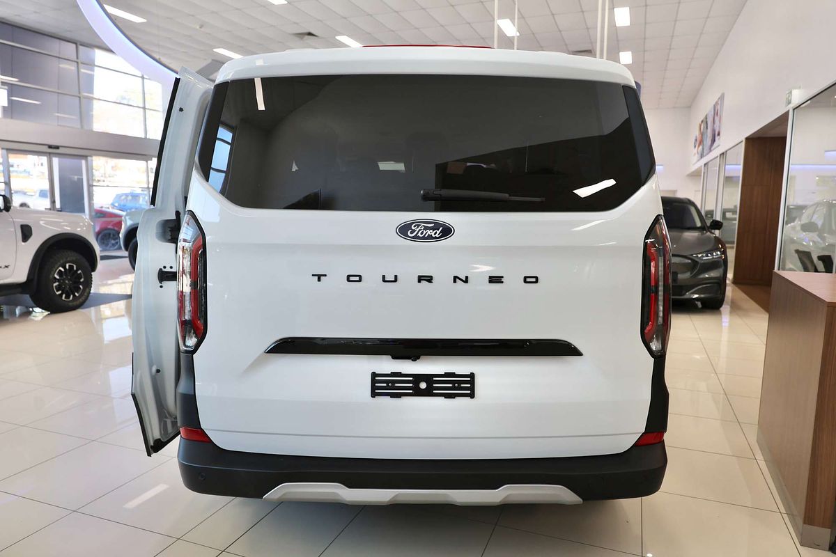 2024 Ford Tourneo Active AV SWB
