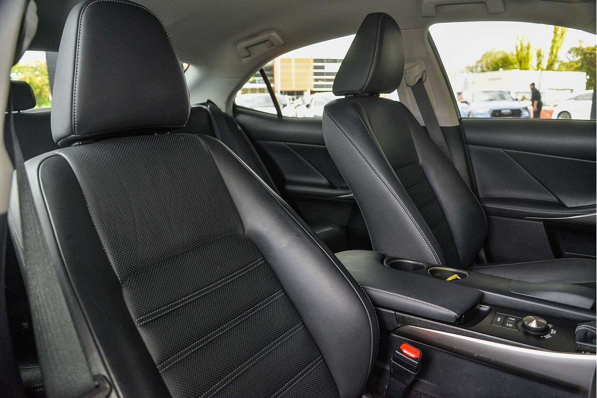 2015 Lexus IS IS200t Luxury ASE30R