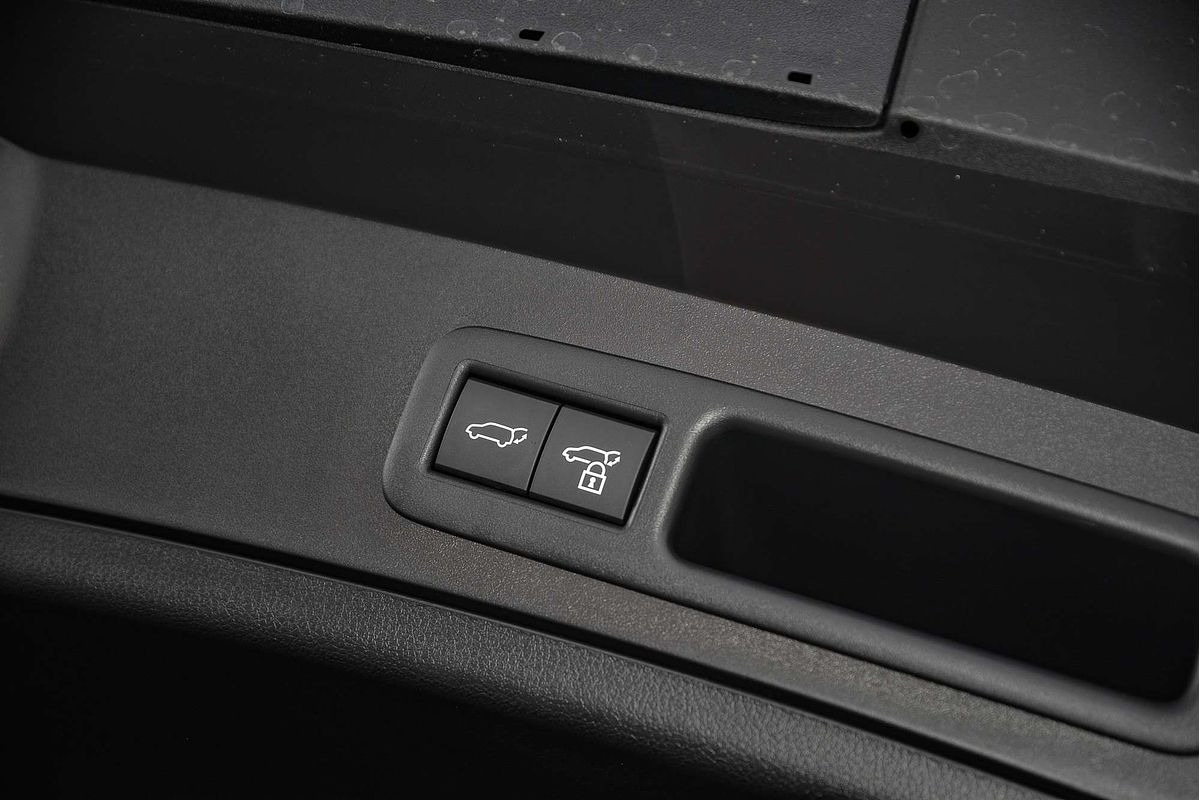 2025 Lexus UX UX300h Luxury MZAH11R