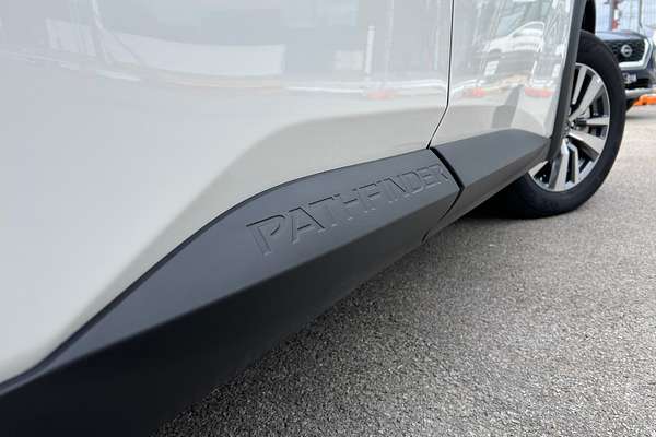 2024 Nissan Pathfinder Ti R53