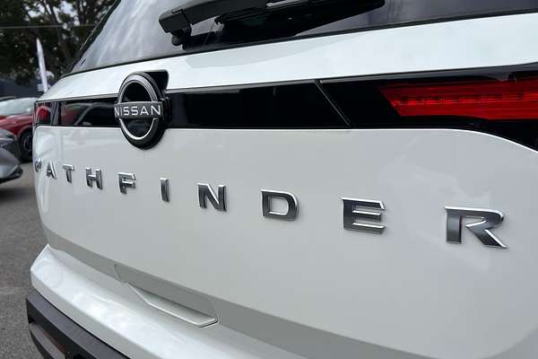 2024 Nissan Pathfinder Ti R53