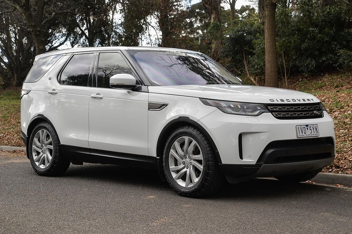 2020 Land Rover Discovery SD6 SE Series 5