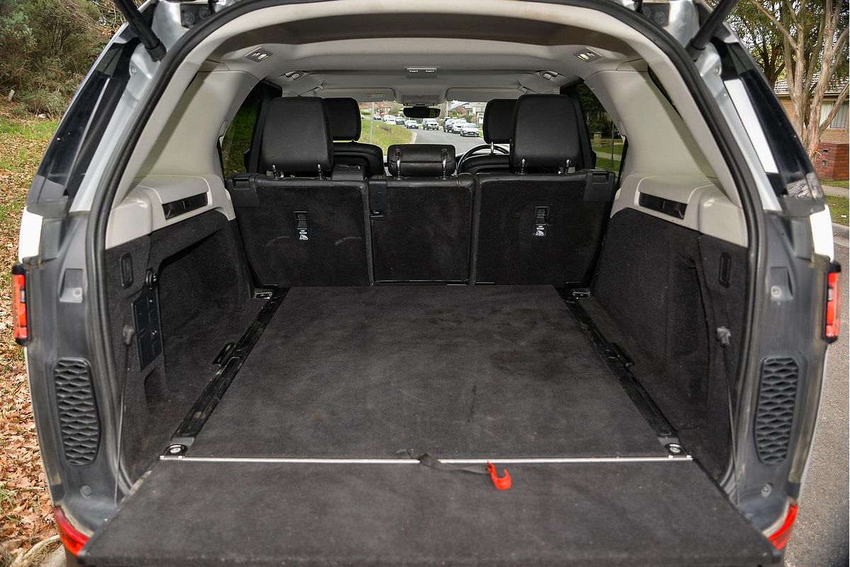 2017 Land Rover Discovery TD6 HSE Series 5
