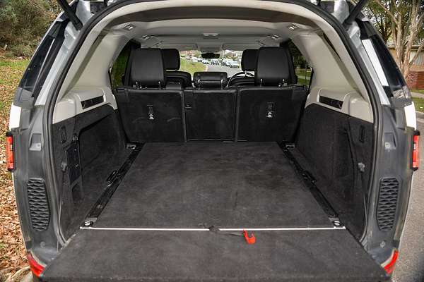 2017 Land Rover Discovery TD6 HSE Series 5
