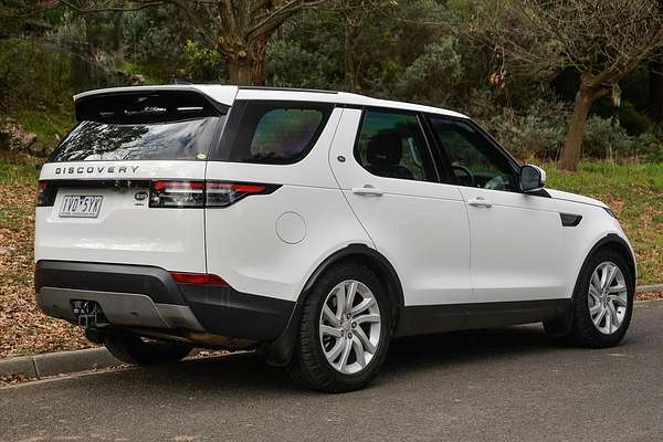 2020 Land Rover Discovery SD6 SE Series 5