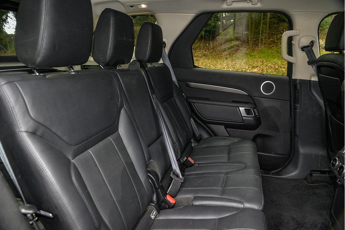 2017 Land Rover Discovery TD6 HSE Series 5