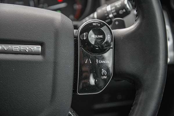 2020 Land Rover Discovery SD6 SE Series 5